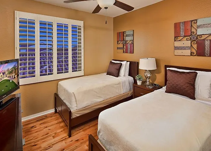 Prime Location, Heated Pool, Hot Tub, Fire Pit, Bbq, Holiday home Phoenix