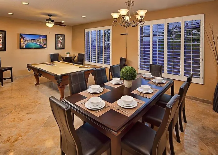Prime Location, Heated Pool, Hot Tub, Fire Pit, Bbq, Holiday home Phoenix