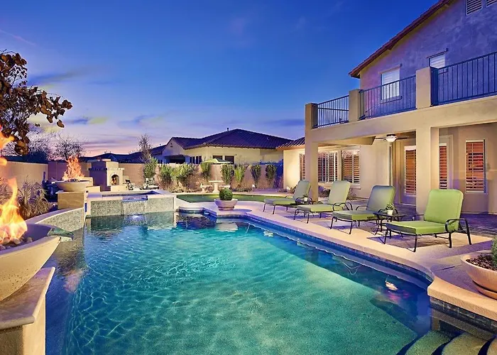 Prime Location, Heated Pool, Hot Tub, Fire Pit, Bbq,